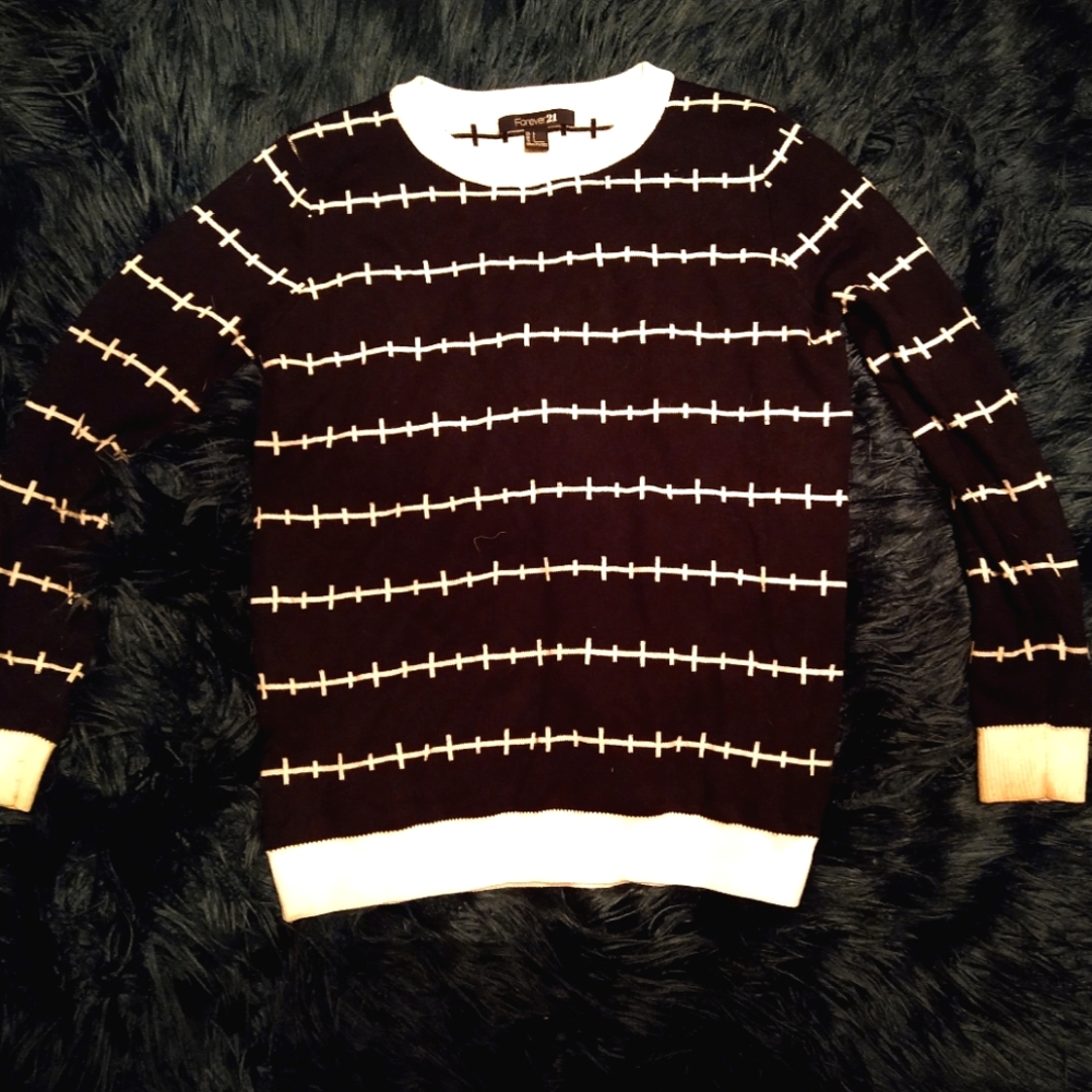 Forever 21 black and white stitched print sweater